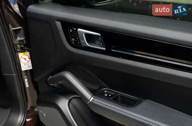 Внедорожник / Кроссовер Porsche Cayenne Coupe 2019 в 