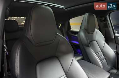 Внедорожник / Кроссовер Porsche Cayenne Coupe 2023 в 