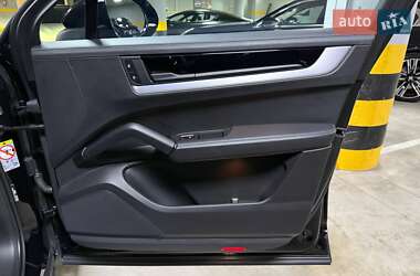 Внедорожник / Кроссовер Porsche Cayenne Coupe 2023 в 