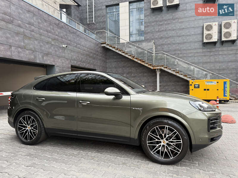 Позашляховик / Кросовер Porsche Cayenne Coupe 2023 в Києві