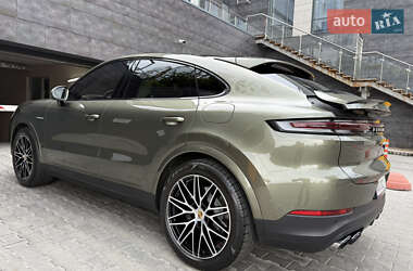 Позашляховик / Кросовер Porsche Cayenne Coupe 2023 в 