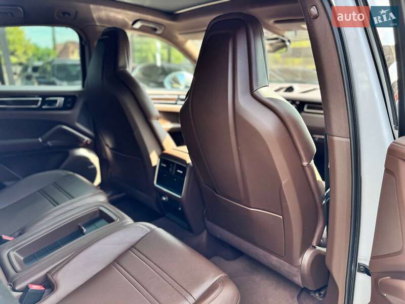 Внедорожник / Кроссовер Porsche Cayenne Coupe 2021 в Кривом Роге