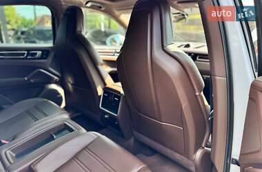 Внедорожник / Кроссовер Porsche Cayenne Coupe 2021 в 