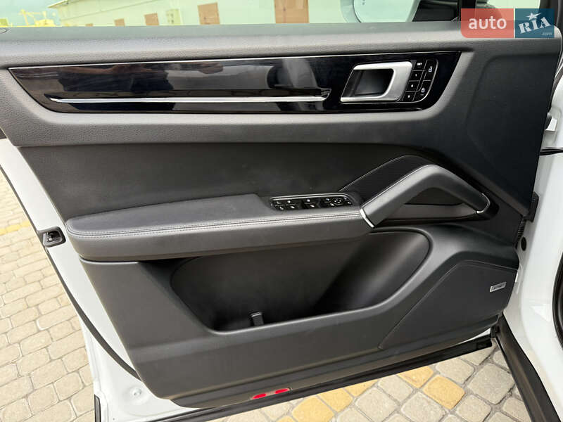 Внедорожник / Кроссовер Porsche Cayenne Coupe 2019 в Львове фото 14 Внедорожник / Кроссовер Porsche Cayenne Coupe 2019 в Львове