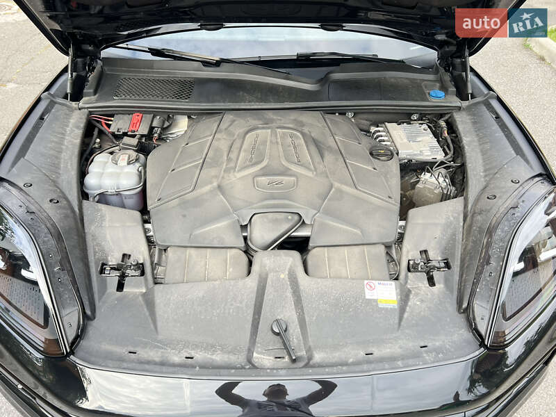 Внедорожник / Кроссовер Porsche Cayenne Coupe 2023 в Киеве