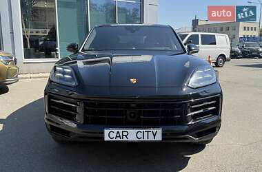 Позашляховик / Кросовер Porsche Cayenne Coupe 2024 в 