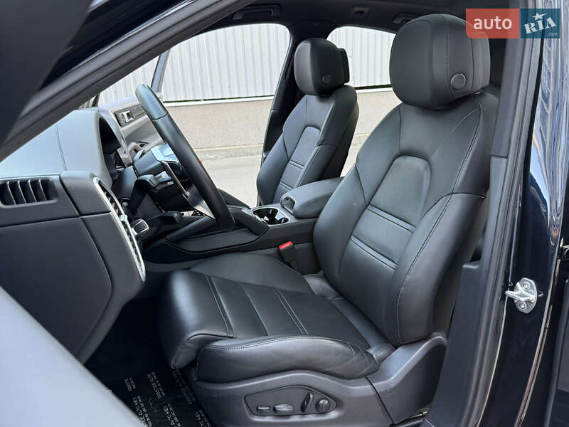 Внедорожник / Кроссовер Porsche Cayenne Coupe 2023 в Киеве
