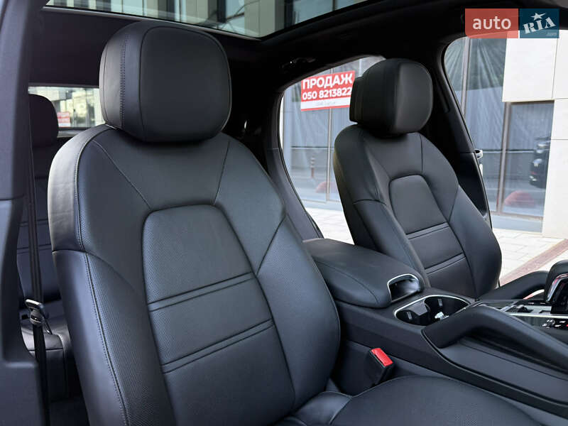 Внедорожник / Кроссовер Porsche Cayenne Coupe 2023 в Киеве