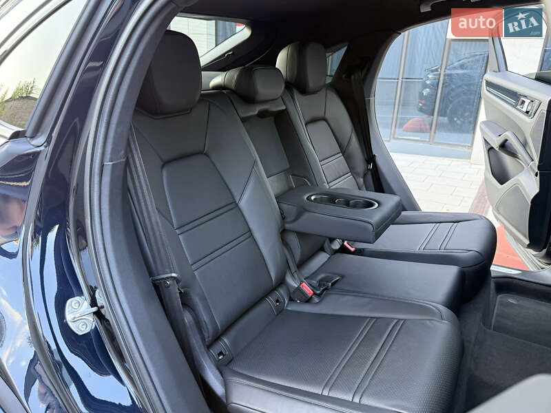 Внедорожник / Кроссовер Porsche Cayenne Coupe 2023 в Киеве