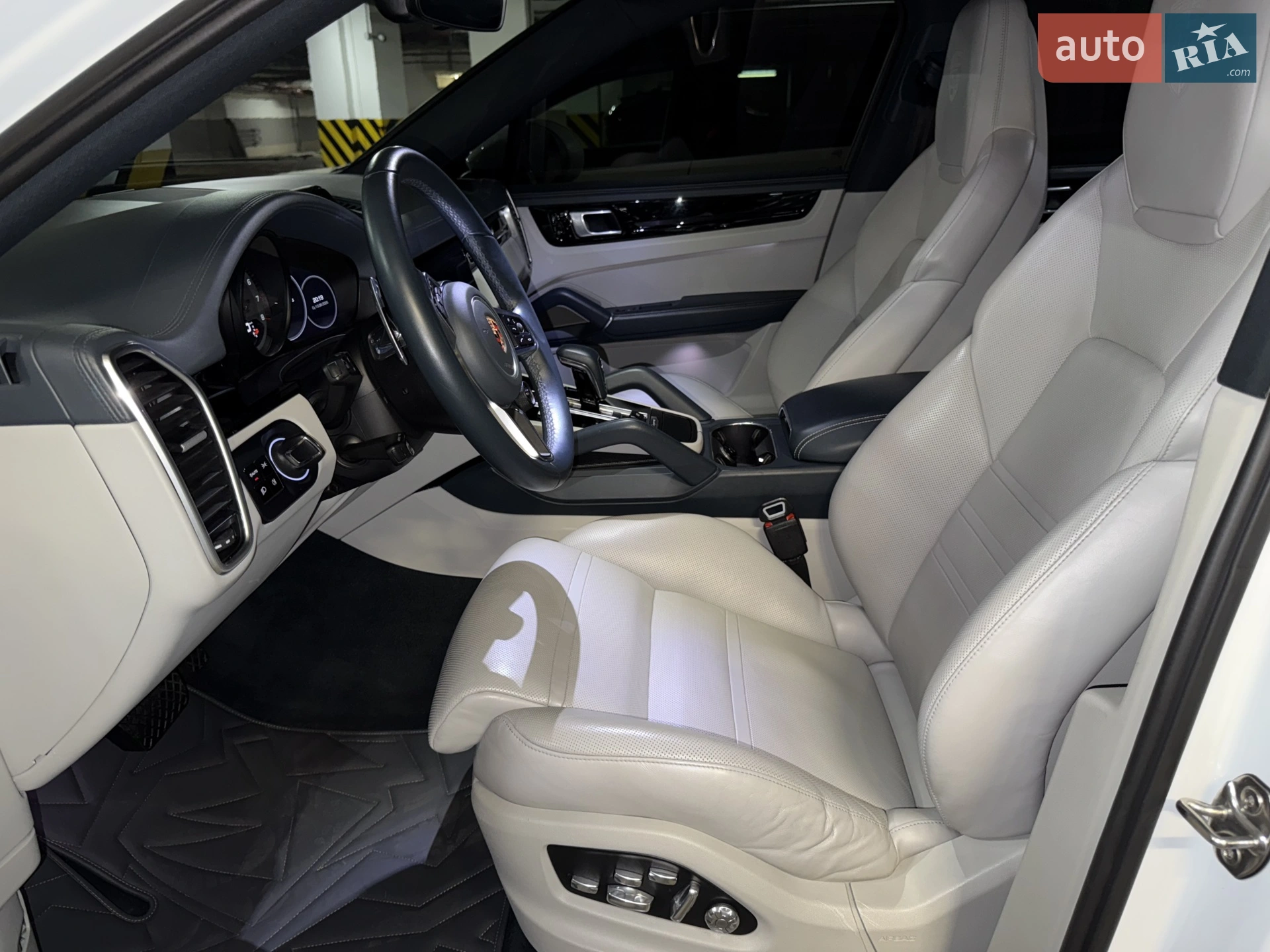 2019 Porsche Cayenne Coupe - мініатюра 31