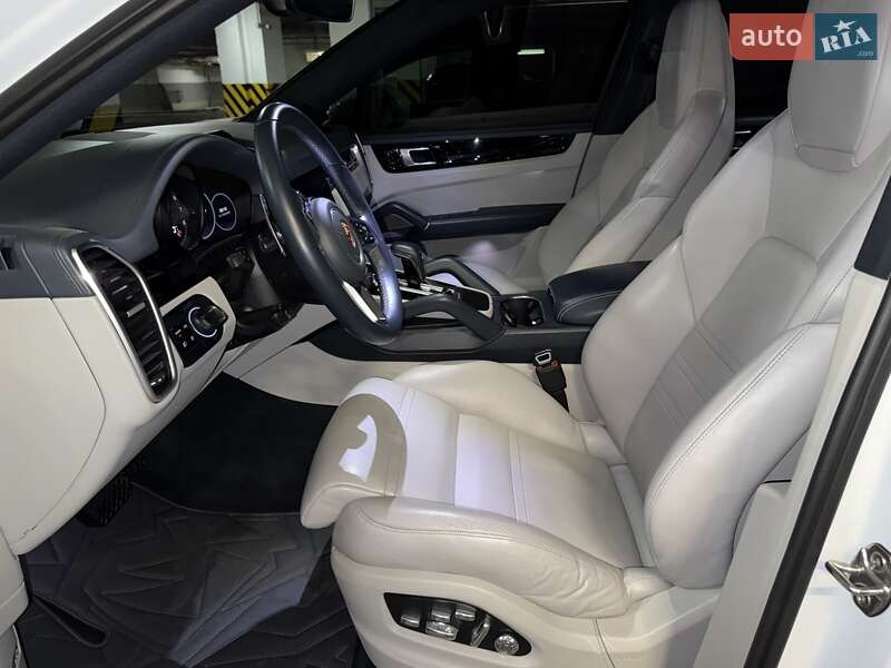 Внедорожник / Кроссовер Porsche Cayenne Coupe 2019 в Киеве