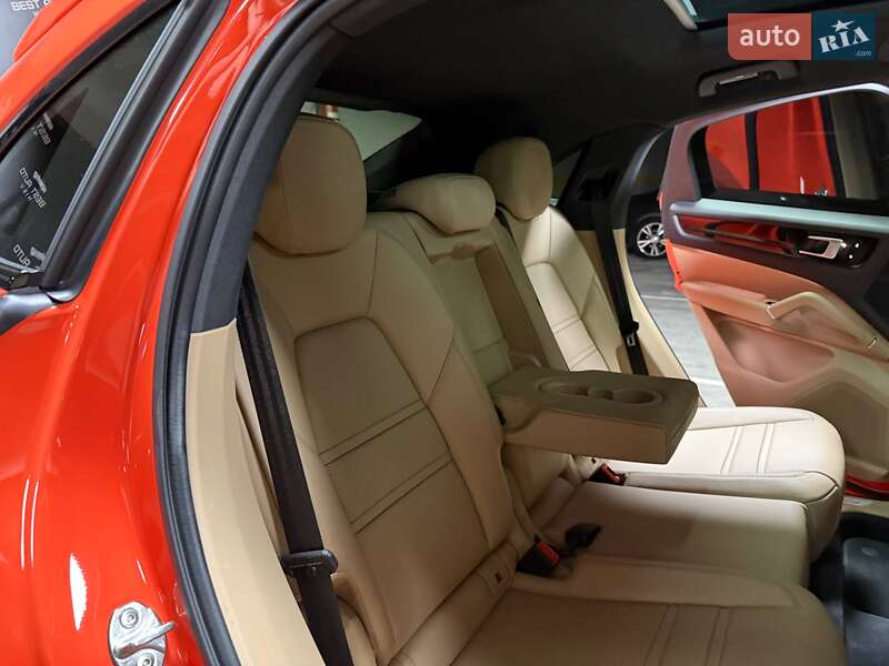 Позашляховик / Кросовер Porsche Cayenne Coupe 2020 в Києві