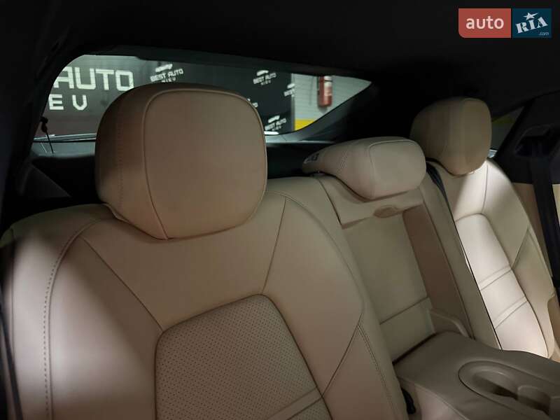 Позашляховик / Кросовер Porsche Cayenne Coupe 2020 в Києві