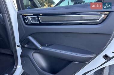 Внедорожник / Кроссовер Porsche Cayenne Coupe 2019 в 