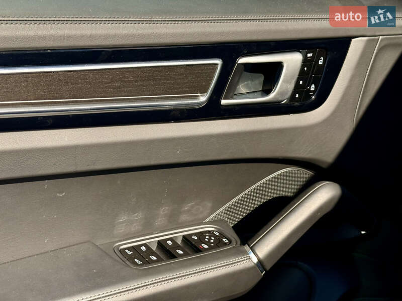 Позашляховик / Кросовер Porsche Cayenne Coupe 2019 в Києві