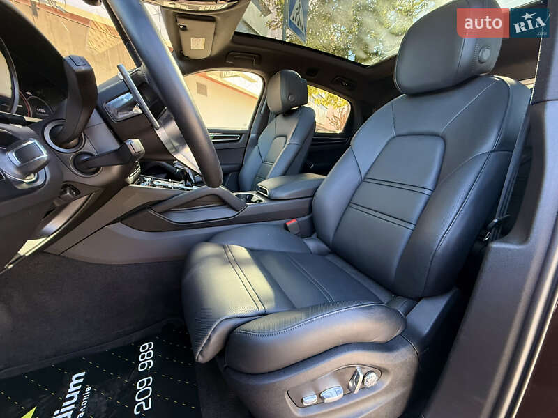 Позашляховик / Кросовер Porsche Cayenne Coupe 2019 в Києві