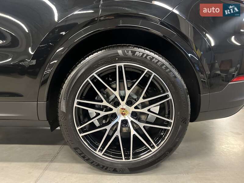 Внедорожник / Кроссовер Porsche Cayenne Coupe 2024 в Киеве