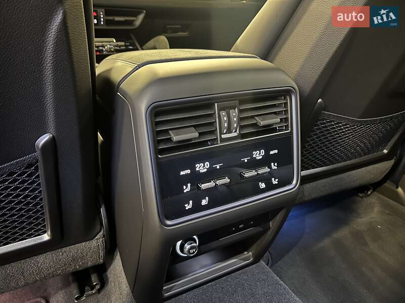 Внедорожник / Кроссовер Porsche Cayenne Coupe 2024 в Киеве