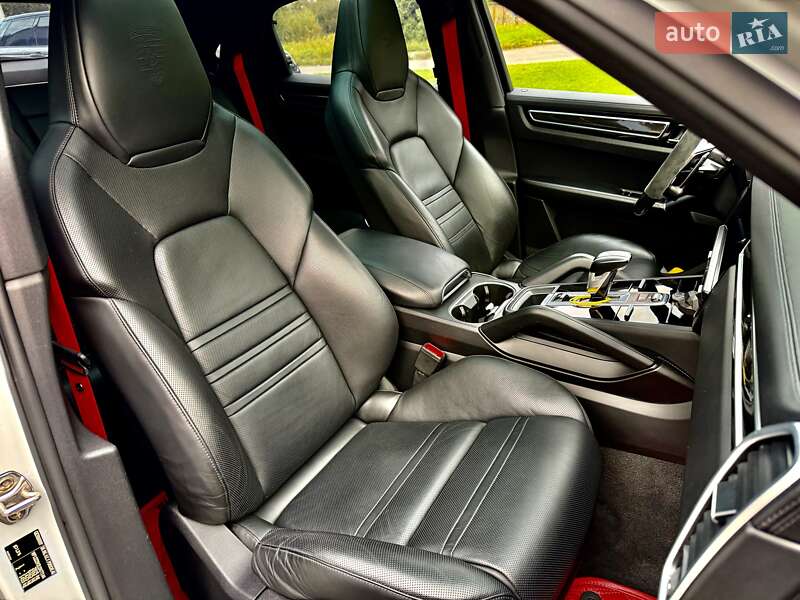 Позашляховик / Кросовер Porsche Cayenne Coupe 2019 в Львові фото 27 Позашляховик / Кросовер Porsche Cayenne Coupe 2019 в Львові