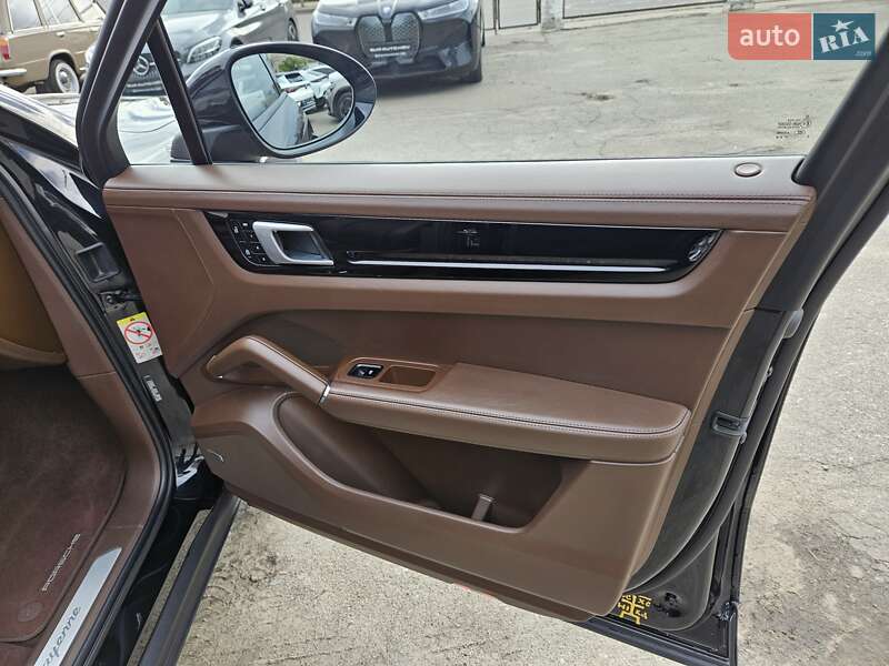 Позашляховик / Кросовер Porsche Cayenne Coupe 2020 в Києві фото 33 Позашляховик / Кросовер Porsche Cayenne Coupe 2020 в Києві