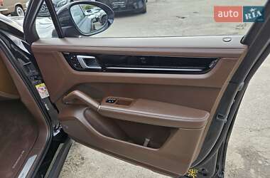 Внедорожник / Кроссовер Porsche Cayenne Coupe 2020 в  фото 33 Внедорожник / Кроссовер Porsche Cayenne Coupe 2020 в