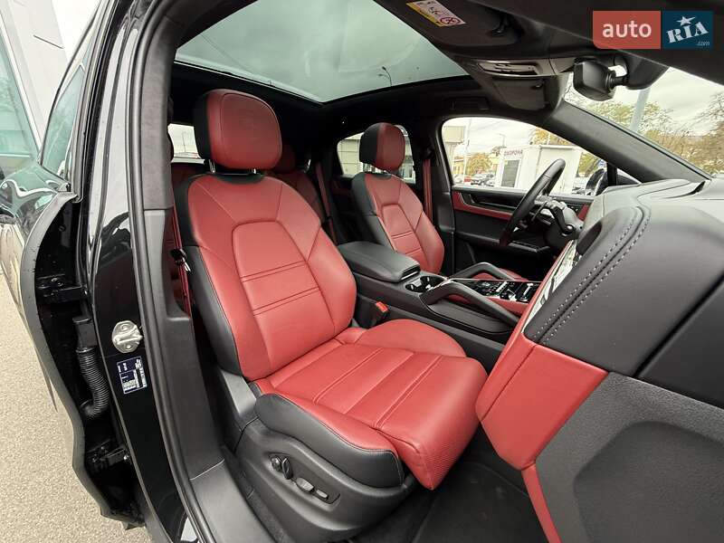 Позашляховик / Кросовер Porsche Cayenne Coupe 2024 в Києві фото 18 Позашляховик / Кросовер Porsche Cayenne Coupe 2024 в Києві