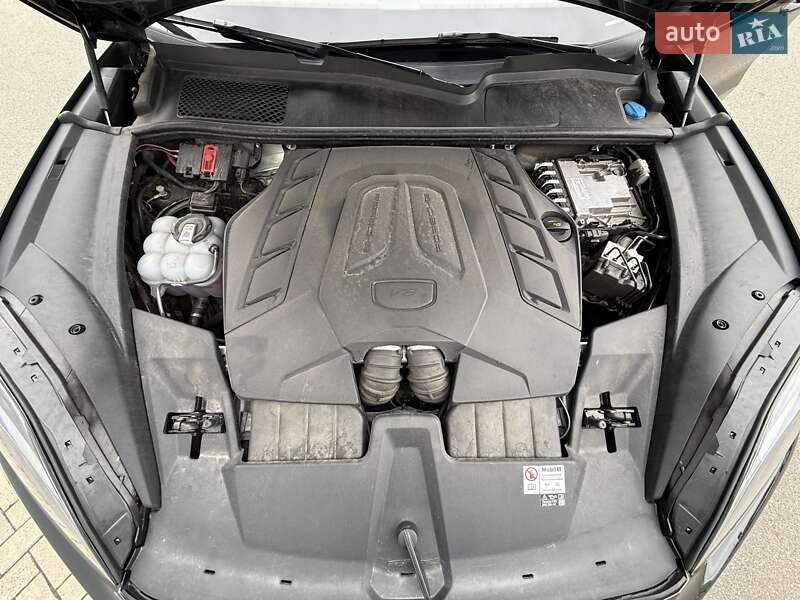 Позашляховик / Кросовер Porsche Cayenne Coupe 2024 в Києві фото 47 Позашляховик / Кросовер Porsche Cayenne Coupe 2024 в Києві