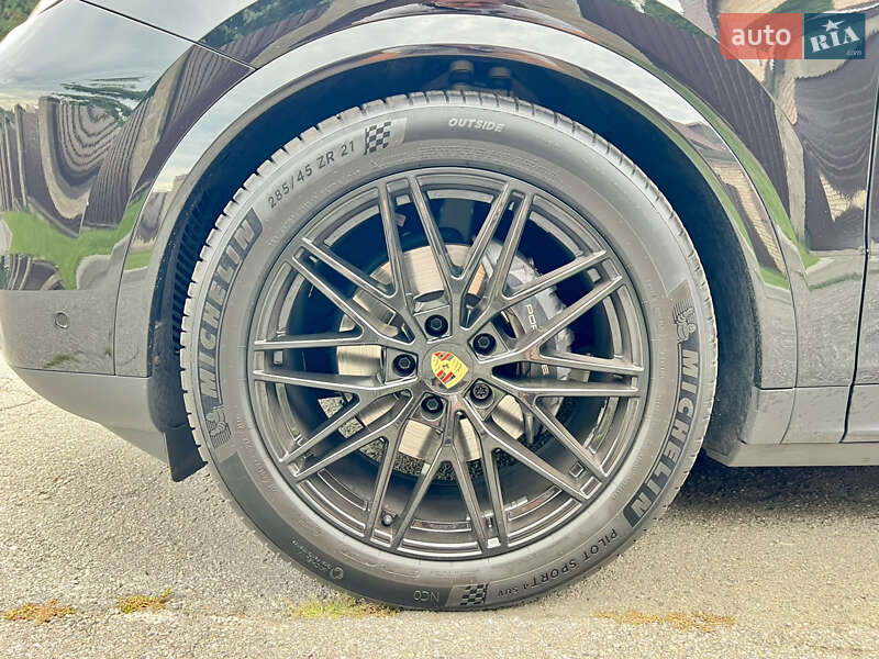 Позашляховик / Кросовер Porsche Cayenne Coupe 2023 в Києві фото 29 Позашляховик / Кросовер Porsche Cayenne Coupe 2023 в Києві