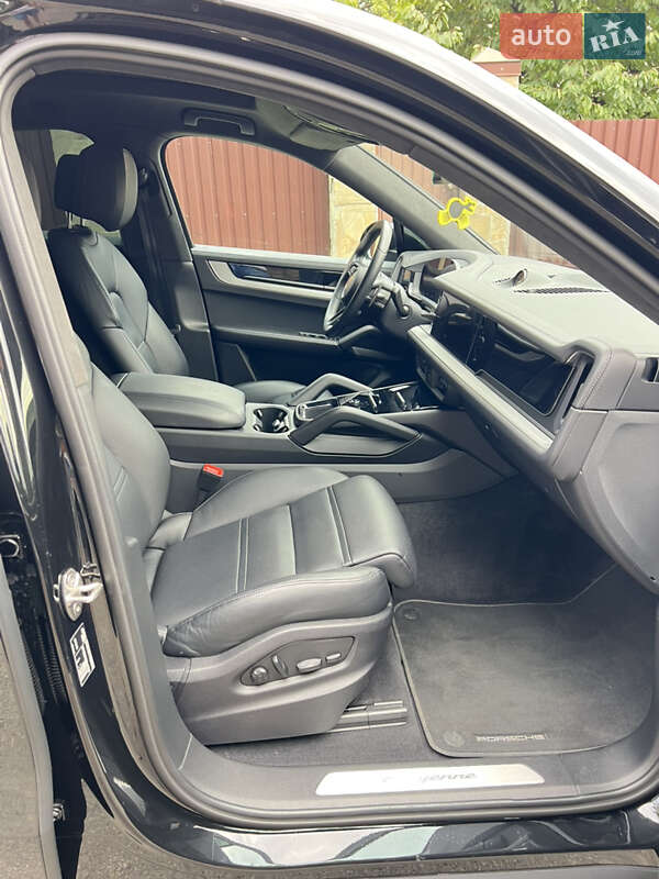 Позашляховик / Кросовер Porsche Cayenne Coupe 2023 в Києві фото 41 Позашляховик / Кросовер Porsche Cayenne Coupe 2023 в Києві