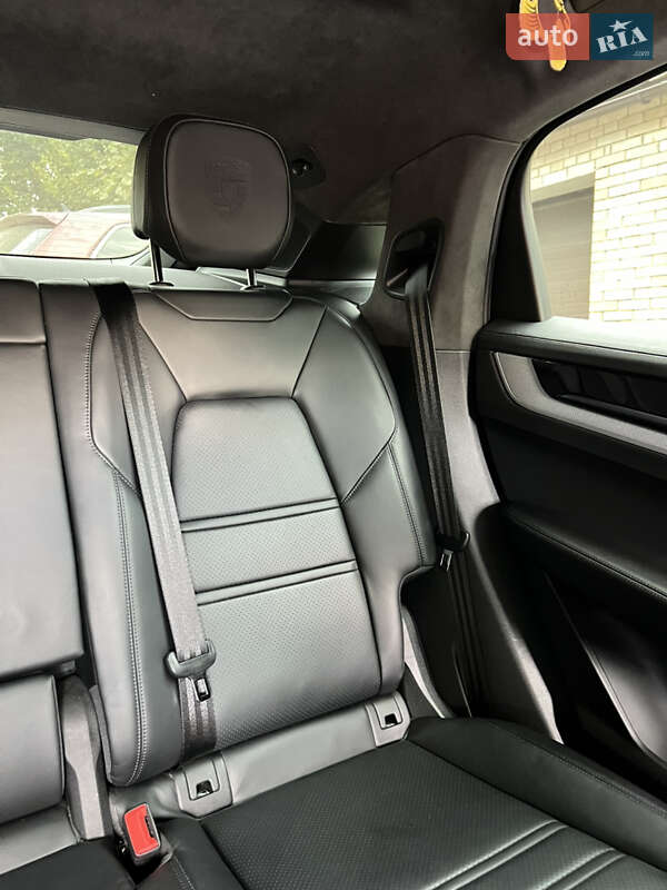 Позашляховик / Кросовер Porsche Cayenne Coupe 2023 в Києві фото 61 Позашляховик / Кросовер Porsche Cayenne Coupe 2023 в Києві