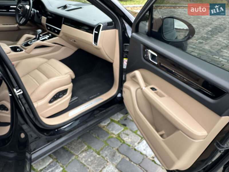 Позашляховик / Кросовер Porsche Cayenne Coupe 2021 в Києві