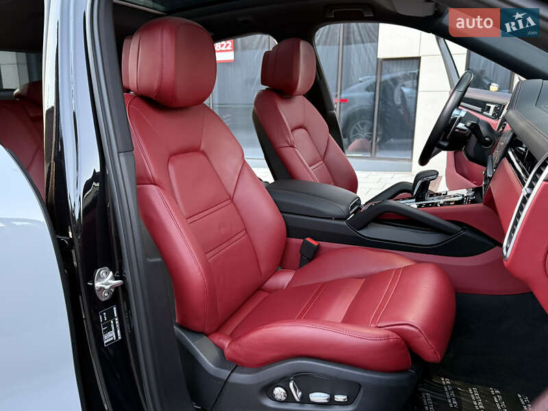 Внедорожник / Кроссовер Porsche Cayenne Coupe 2019 в Киеве фото 45 Внедорожник / Кроссовер Porsche Cayenne Coupe 2019 в Киеве
