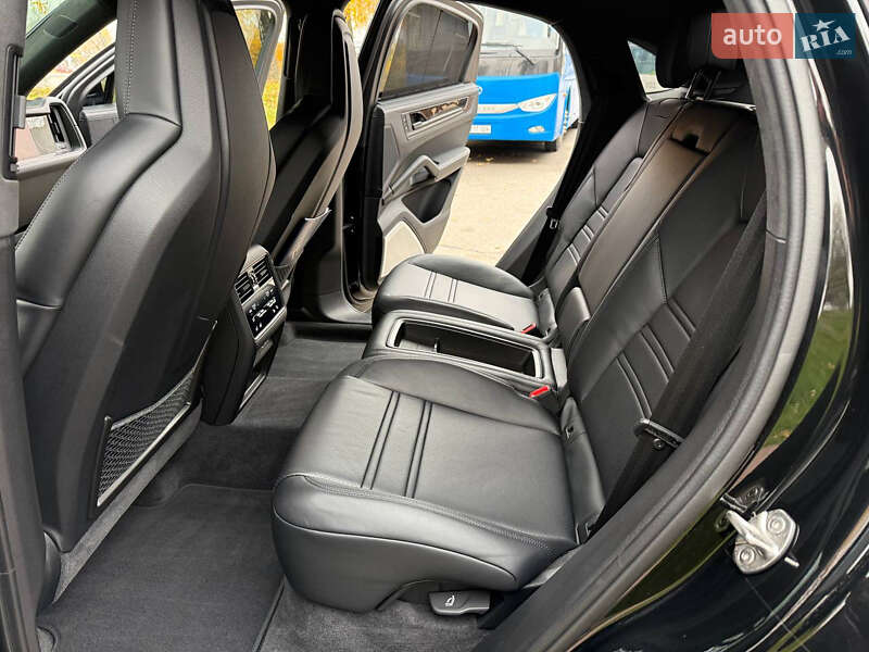 Внедорожник / Кроссовер Porsche Cayenne Coupe 2023 в Киеве фото 82 Внедорожник / Кроссовер Porsche Cayenne Coupe 2023 в Киеве