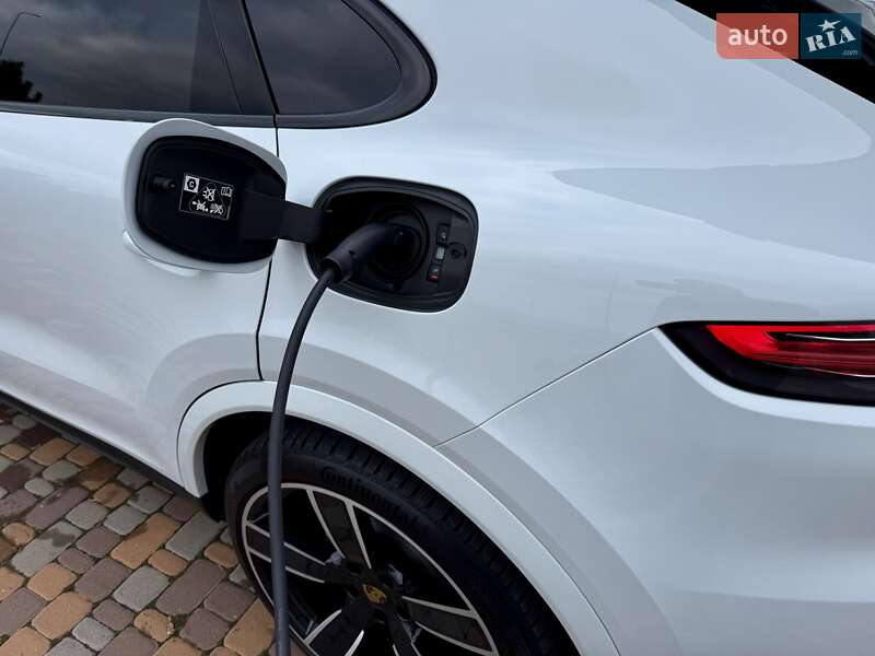 Позашляховик / Кросовер Porsche Cayenne Coupe 2022 в Києві