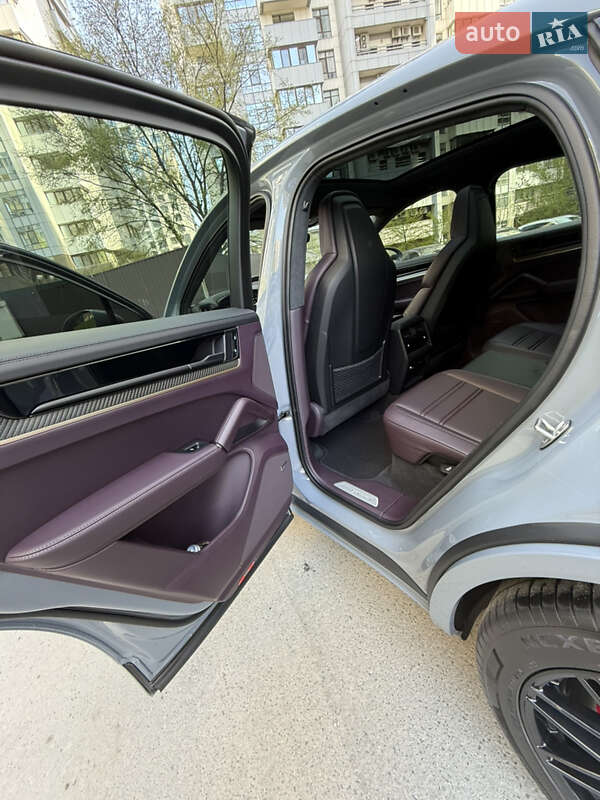 Позашляховик / Кросовер Porsche Cayenne Coupe 2023 в Києві фото 19 Позашляховик / Кросовер Porsche Cayenne Coupe 2023 в Києві