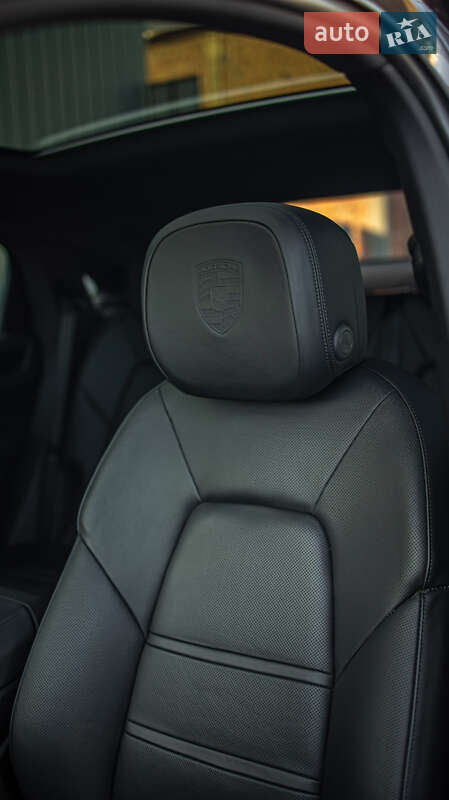 Позашляховик / Кросовер Porsche Cayenne Coupe 2019 в Чернівцях