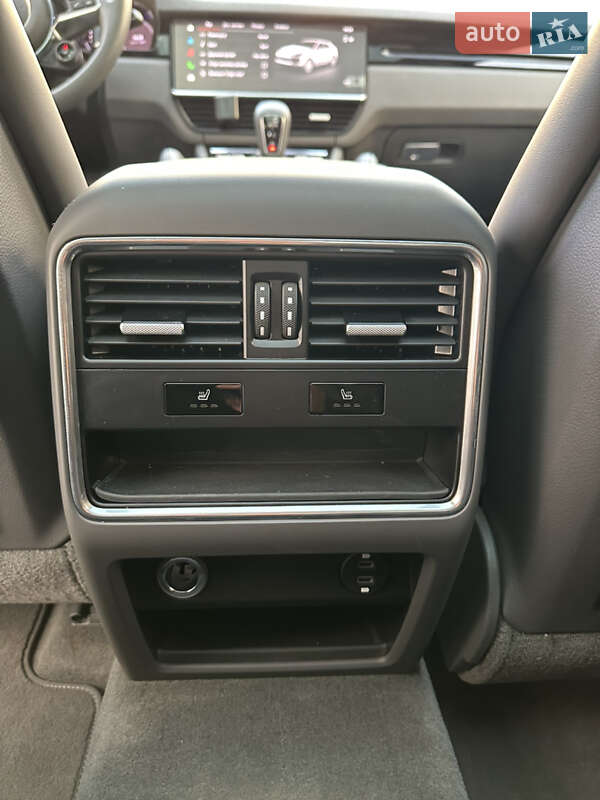 Позашляховик / Кросовер Porsche Cayenne Coupe 2022 в Києві