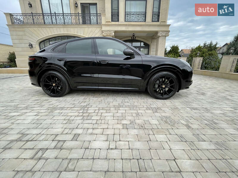 Позашляховик / Кросовер Porsche Cayenne Coupe 2020 в Києві