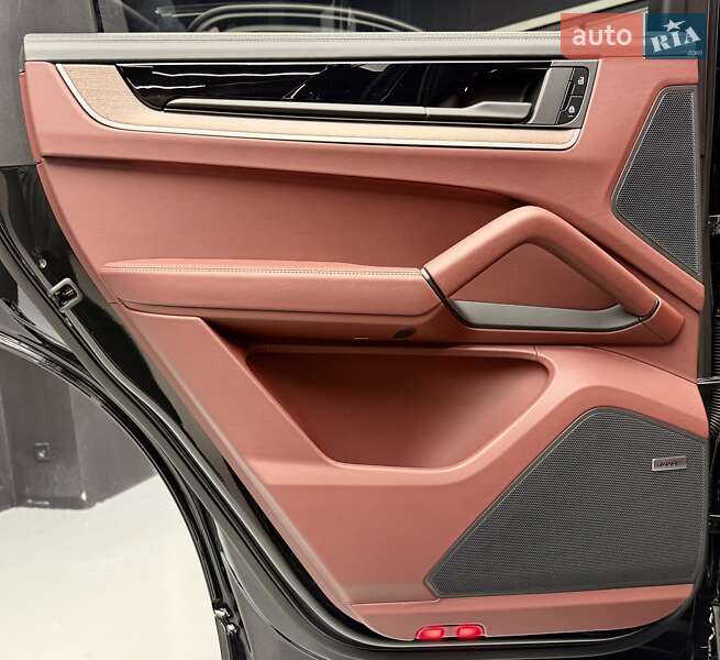 Внедорожник / Кроссовер Porsche Cayenne Coupe 2025 в Киеве фото 41 Внедорожник / Кроссовер Porsche Cayenne Coupe 2025 в Киеве