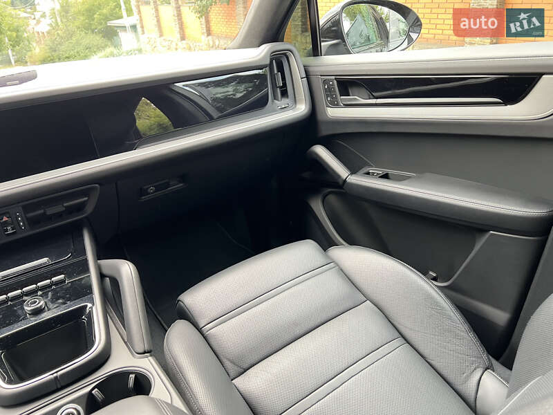 Внедорожник / Кроссовер Porsche Cayenne Coupe 2023 в Киеве фото 19 Внедорожник / Кроссовер Porsche Cayenne Coupe 2023 в Киеве
