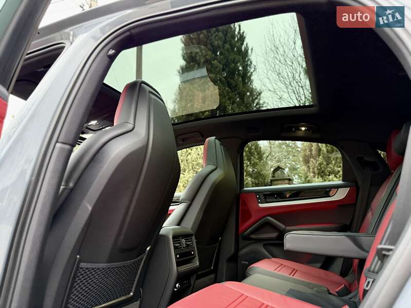 Внедорожник / Кроссовер Porsche Cayenne Coupe 2024 в Киеве фото 62 Внедорожник / Кроссовер Porsche Cayenne Coupe 2024 в Киеве