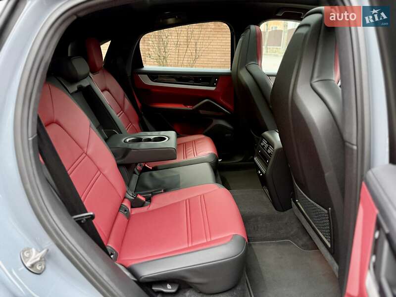 Внедорожник / Кроссовер Porsche Cayenne Coupe 2024 в Киеве фото 70 Внедорожник / Кроссовер Porsche Cayenne Coupe 2024 в Киеве