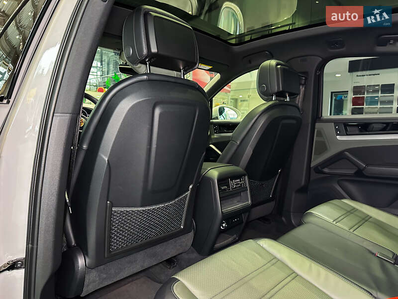 Внедорожник / Кроссовер Porsche Cayenne Coupe 2023 в Одессе фото 27 Внедорожник / Кроссовер Porsche Cayenne Coupe 2023 в Одессе