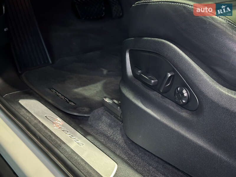 Внедорожник / Кроссовер Porsche Cayenne Coupe 2023 в Одессе фото 16 Внедорожник / Кроссовер Porsche Cayenne Coupe 2023 в Одессе