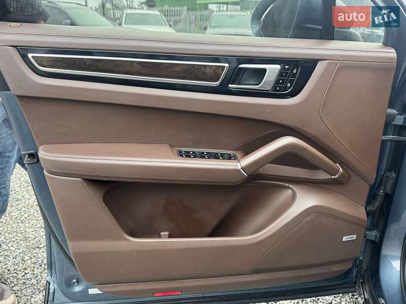 Внедорожник / Кроссовер Porsche Cayenne Coupe 2020 в Тернополе