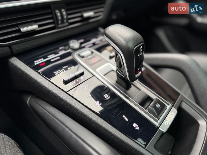 Внедорожник / Кроссовер Porsche Cayenne Coupe 2019 в Днепре фото 18 Внедорожник / Кроссовер Porsche Cayenne Coupe 2019 в Днепре