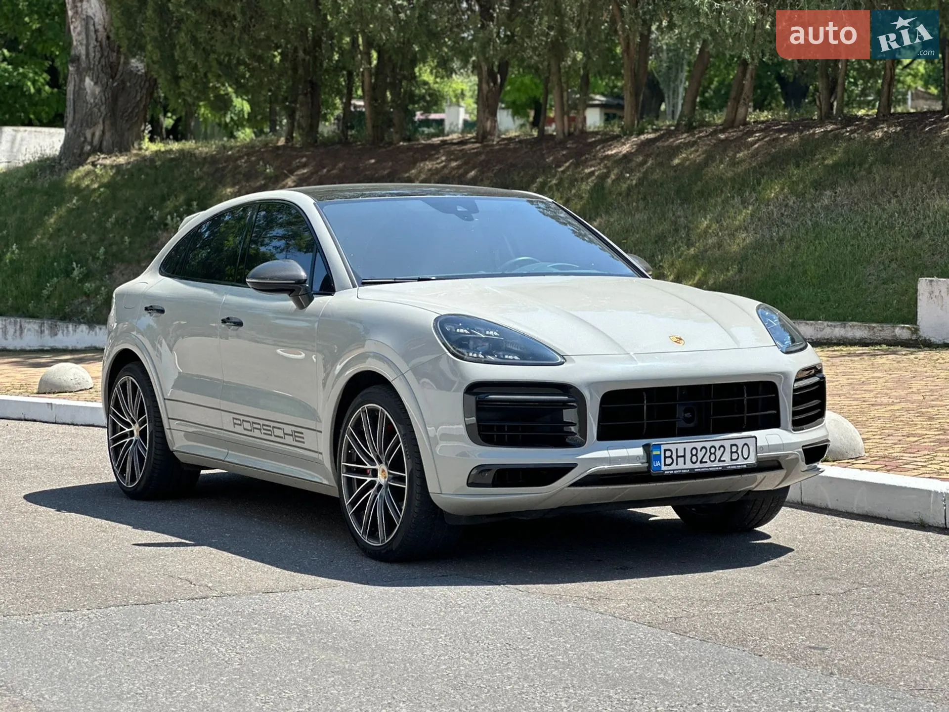 2022 Porsche Cayenne Coupe - мініатюра 13