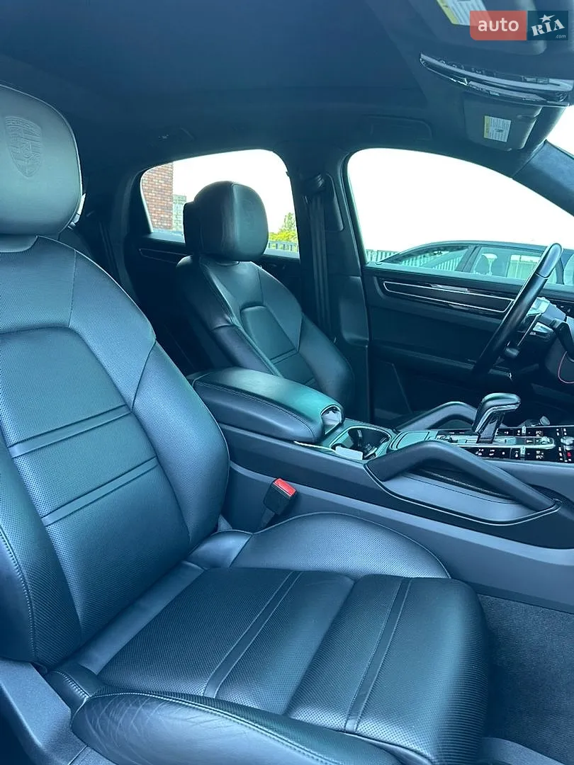 2020 Porsche Cayenne Coupe - мініатюра 15