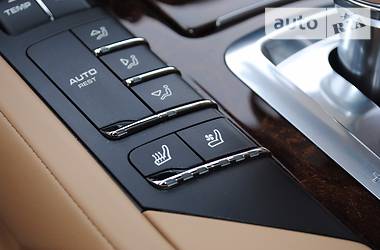 Внедорожник / Кроссовер Porsche Cayenne 2014 в 
