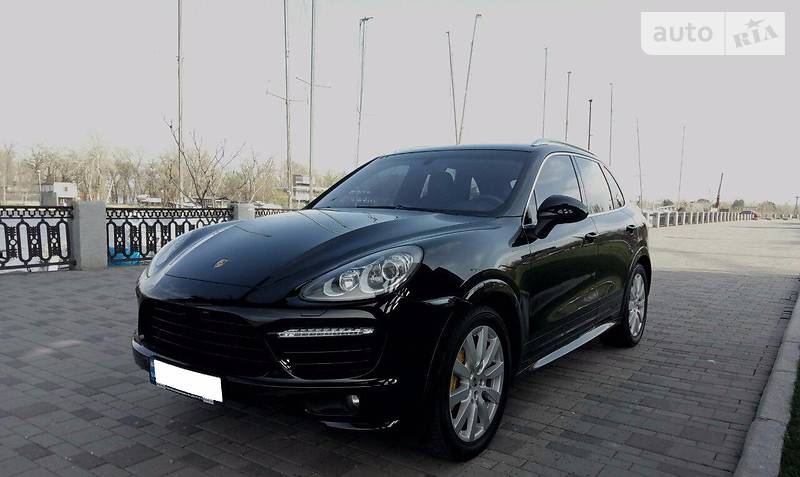 Porsche Cayenne 2011 року